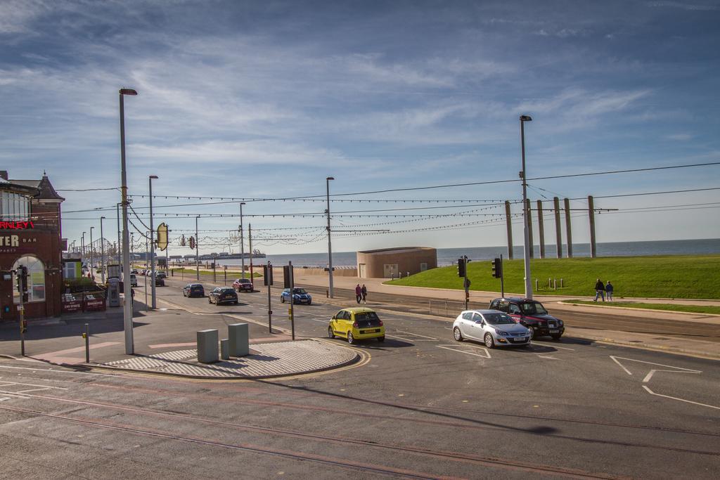 New Promenade Hotel Blackpool Bagian luar foto